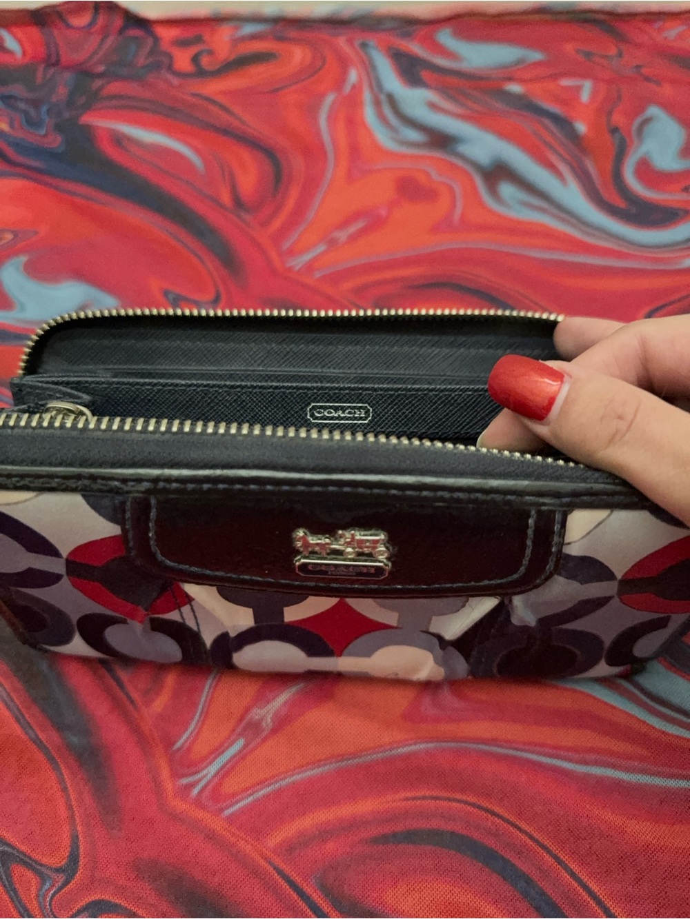 Coach Madison Graphic Op Art Zip Around Wallet Multicolor Purple Y2K LIKE NEW - Picture 4 of 4